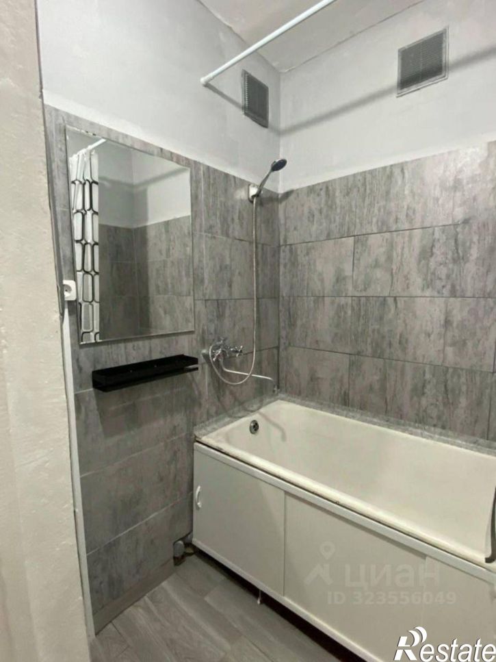 2-комн квартира улица Нефтяников, 1А,  д. 1А