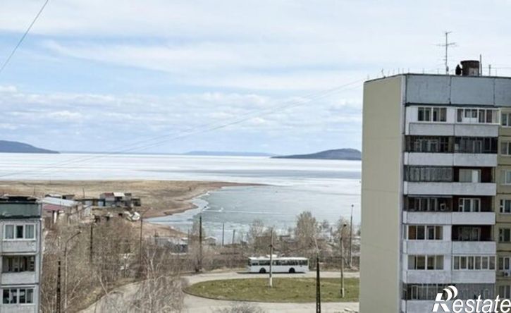 3-комн квартира Братск, бульвар Космонавтов, 58