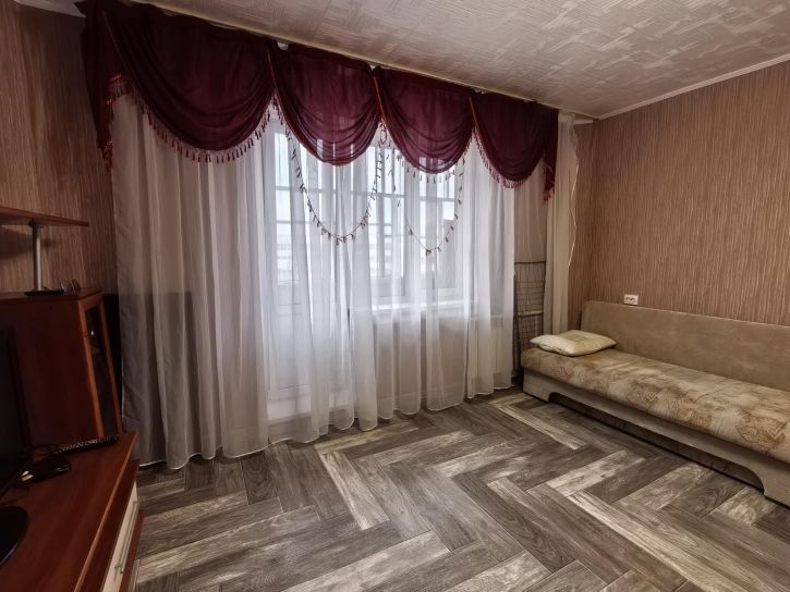 1-комн квартира Дружбы Народов пр-кт, 92