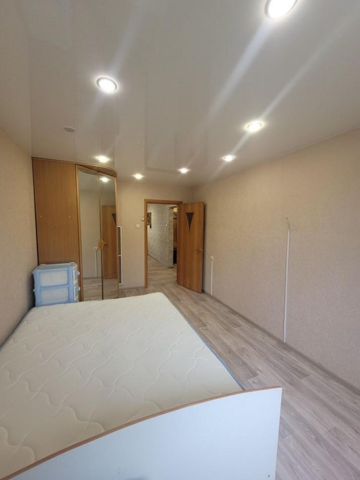3-комн квартира Дружбы Народов пр-кт, 90