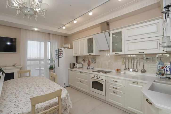 3-комн квартира -, 8