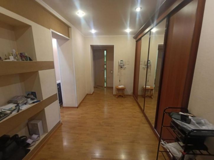 3-комн квартира 4-й квартал, 21
