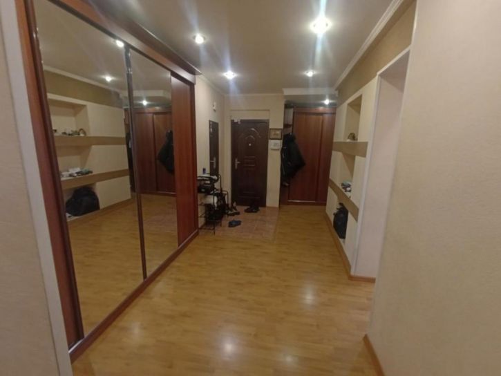 3-комн квартира 4-й квартал, 21