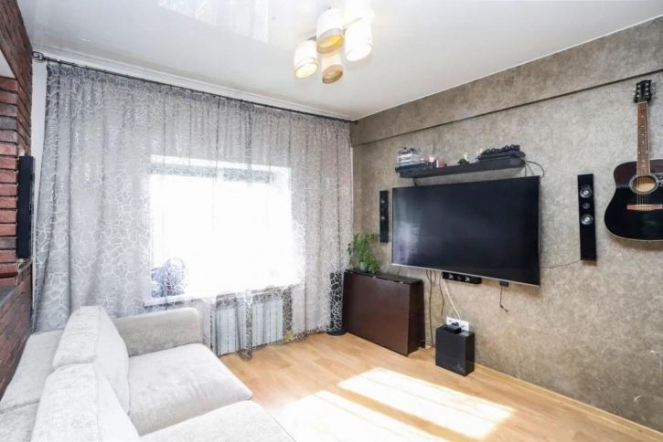 2-комн квартира -, 2