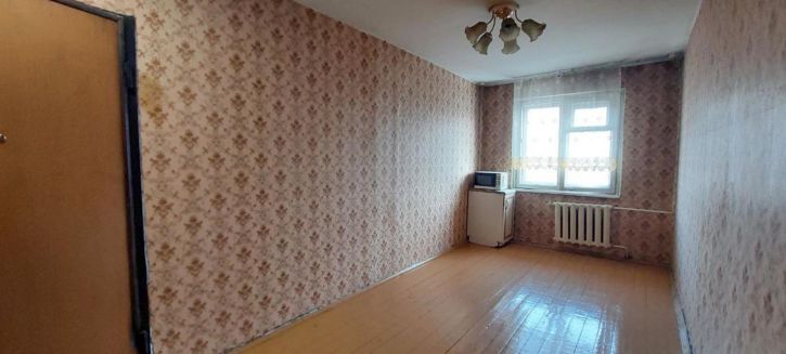 4-комн квартира 4-й микрорайон, 32 б