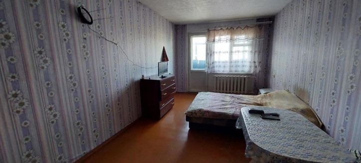4-комн квартира 4-й микрорайон, 32 б