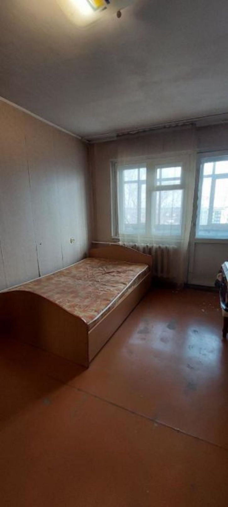 4-комн квартира 4-й микрорайон, 32 б