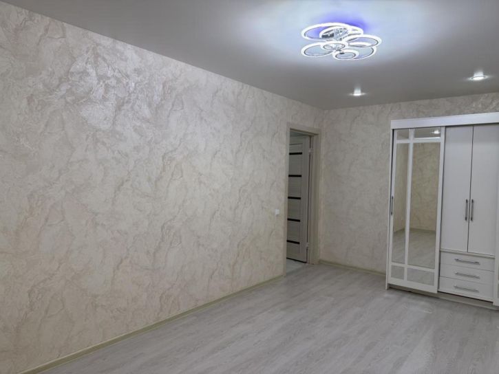 2-комн квартира -, 1