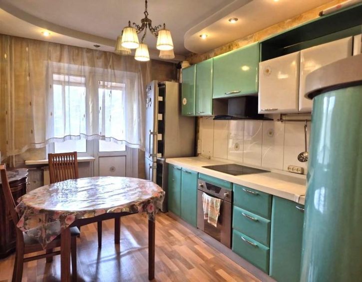 3-комн квартира 1-й микрорайон, 43
