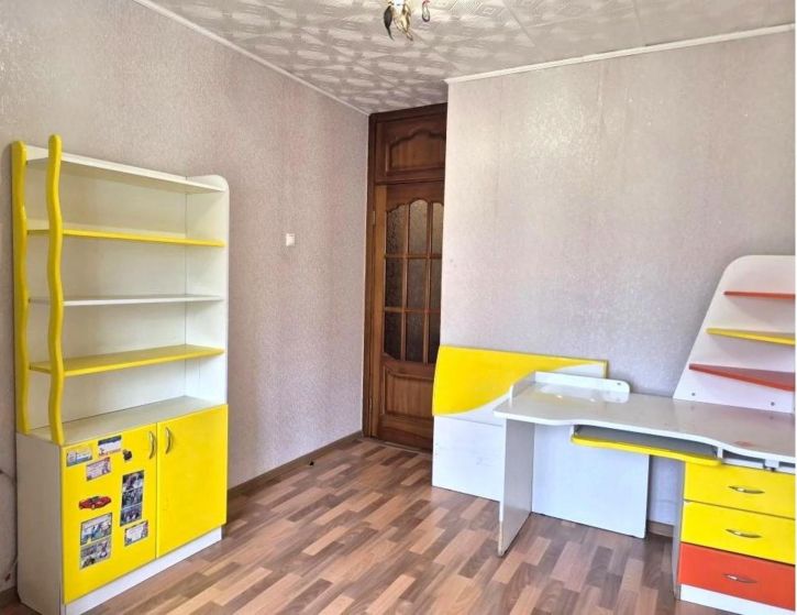 3-комн квартира 1-й микрорайон, 43
