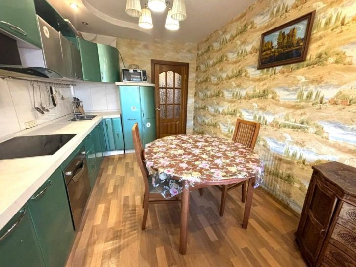 3-комн квартира 1-й микрорайон, 43