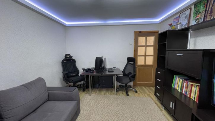 2-комн квартира 1-й микрорайон, 35