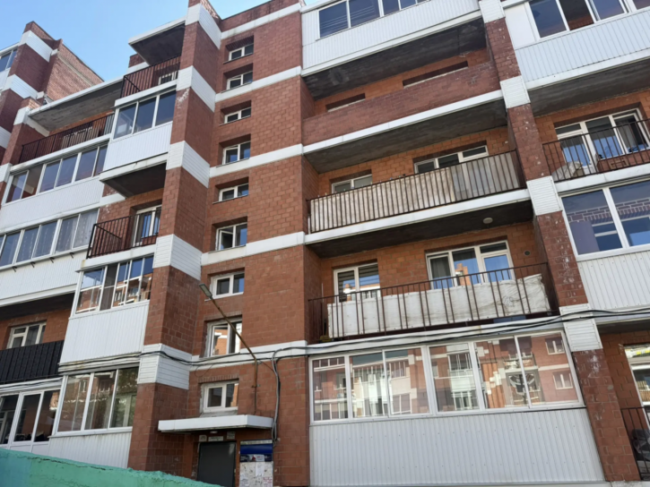 1-комн квартира -, 220
