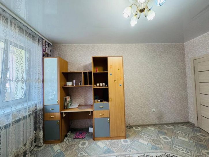 1-комн квартира -, 181