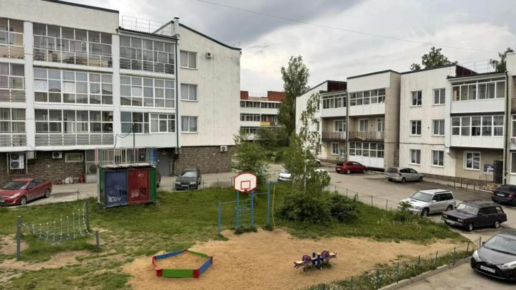 1-комн квартира -, 83
