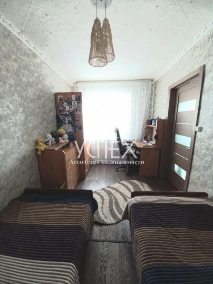 3-комн квартира микрорайон Угольщиков, 10
