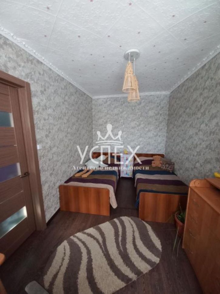 3-комн квартира микрорайон Угольщиков, 10