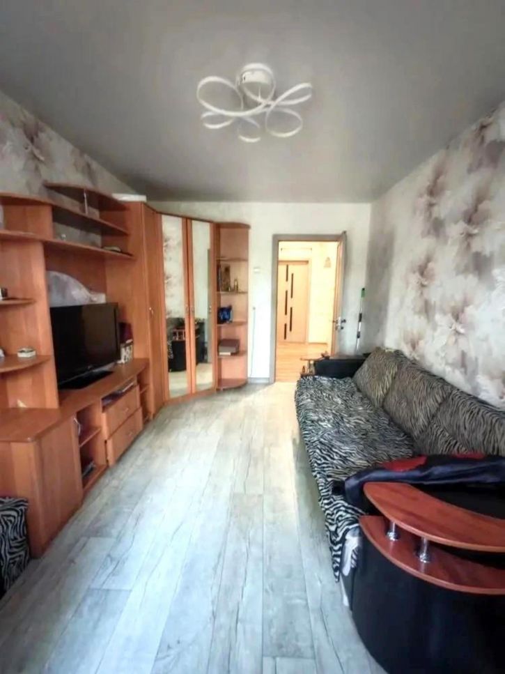 3-комн квартира 20-й квартал, 96