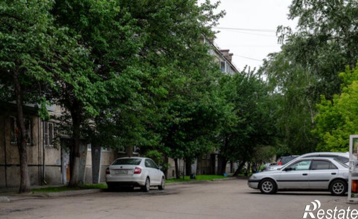 2-комн квартира 1-й микрорайон, 13
