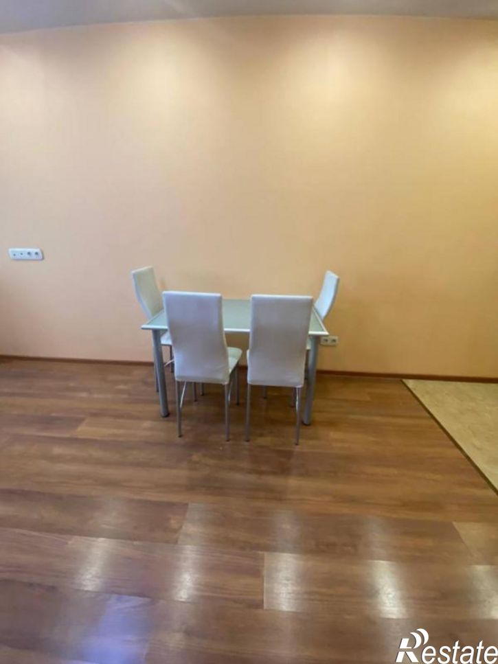 2-комн квартира в новом доме -, 235