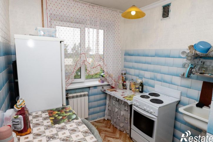 2-комн квартира 1-й микрорайон, 13