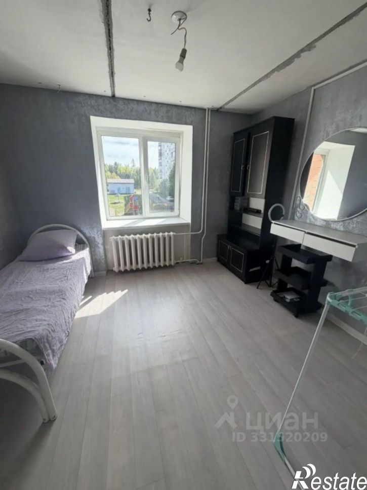 3-комн квартира пр-кт Дружбы Народов, 37,  д. 37