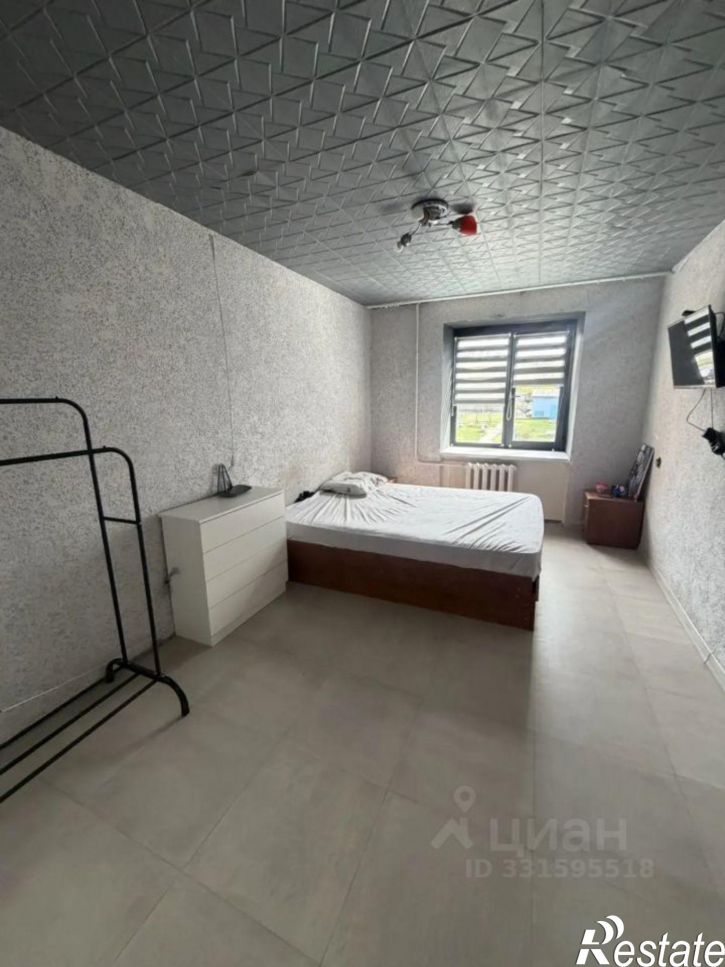 3-комн квартира пр-кт Дружбы Народов, 37,  д. 37