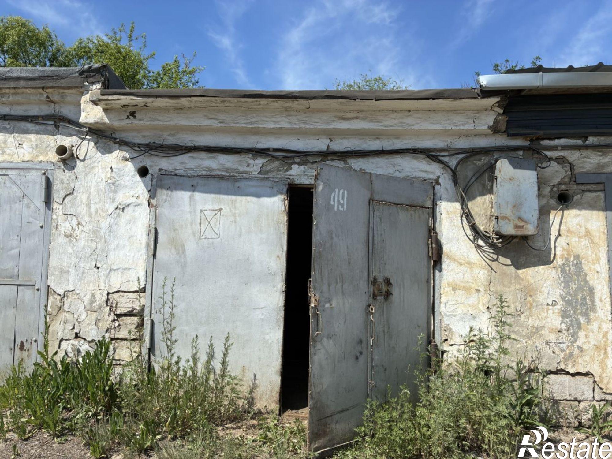 Купить гараж, место в паркинге за 230 000 рублей