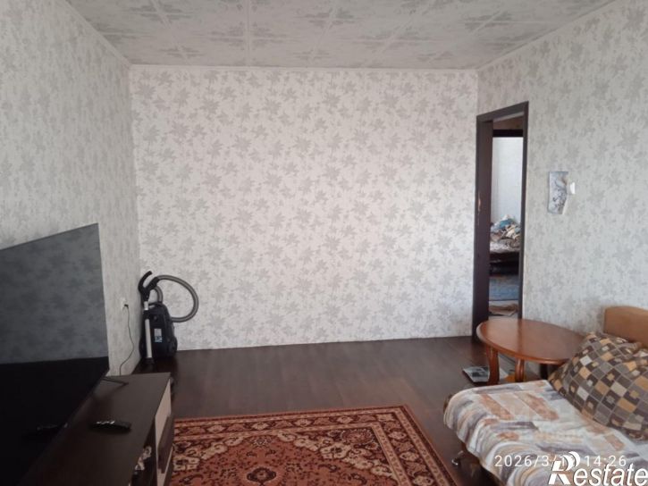 3-комн квартира ул Романтиков, 8,  д. 8