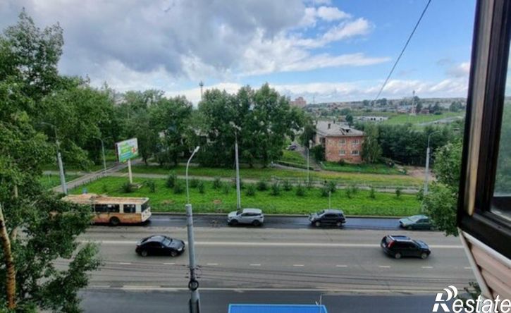 2-комн квартира Братск, Комсомольская улица, 50