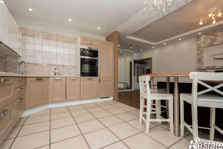3-комн квартира Иркутск, улица Ржанова, 45/4