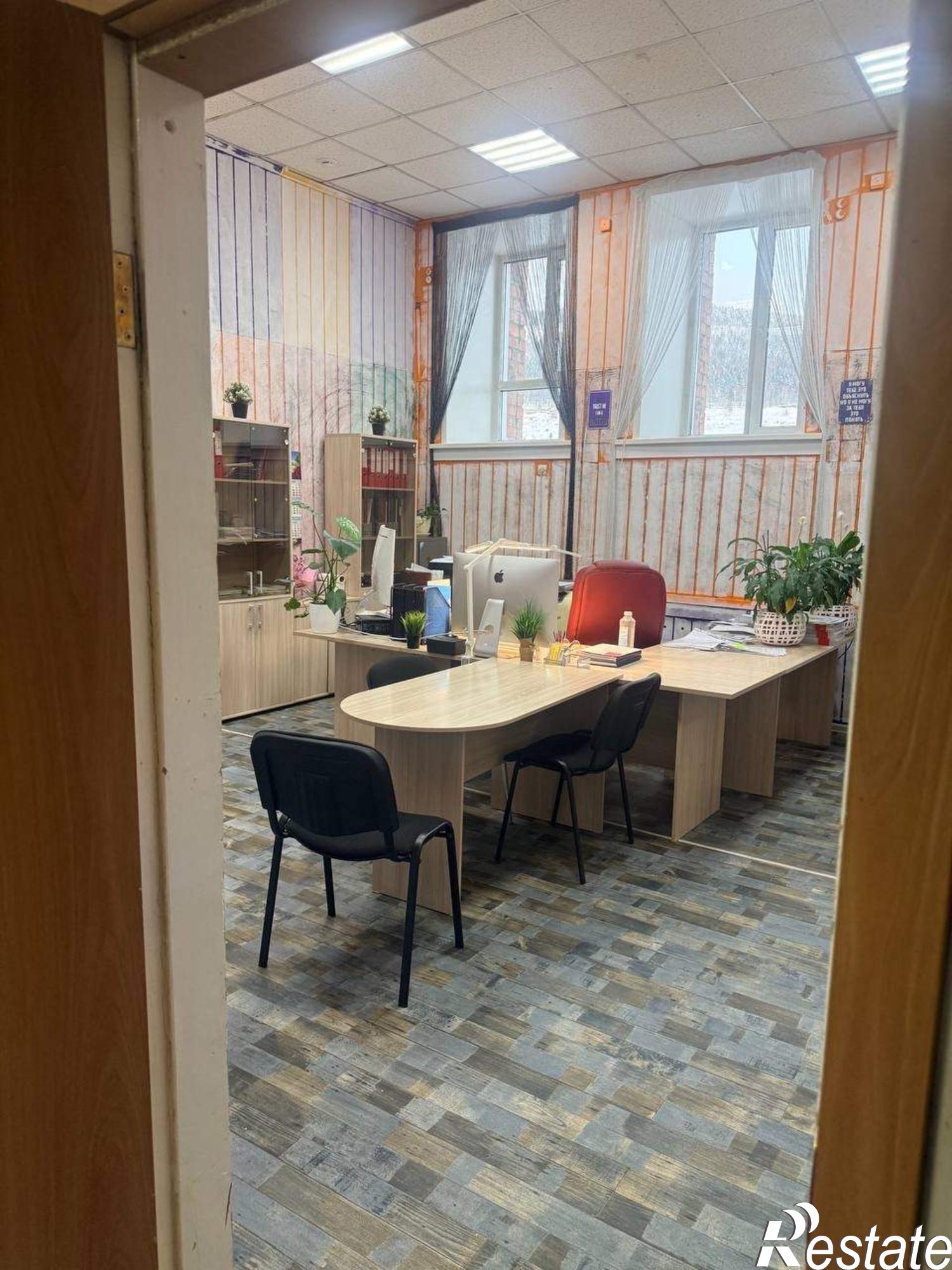 Купить офис, помещение под офис за 14 010 000 рублей на Кирова улица, д.21а