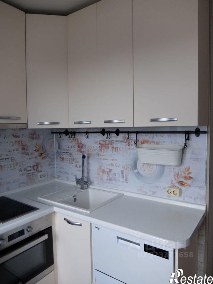 3-комн квартира ул Романтиков, 1,  д. 1