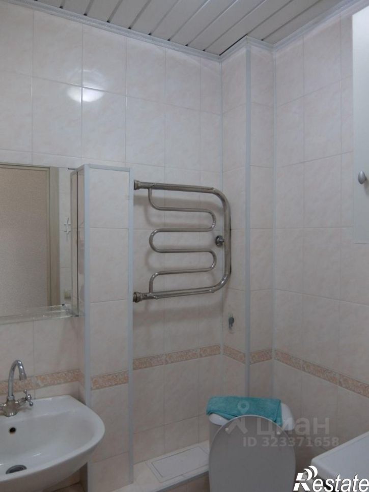 3-комн квартира ул Романтиков, 1,  д. 1