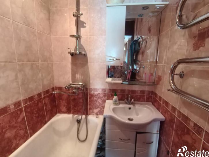 2-комн квартира Героев Труда, 15