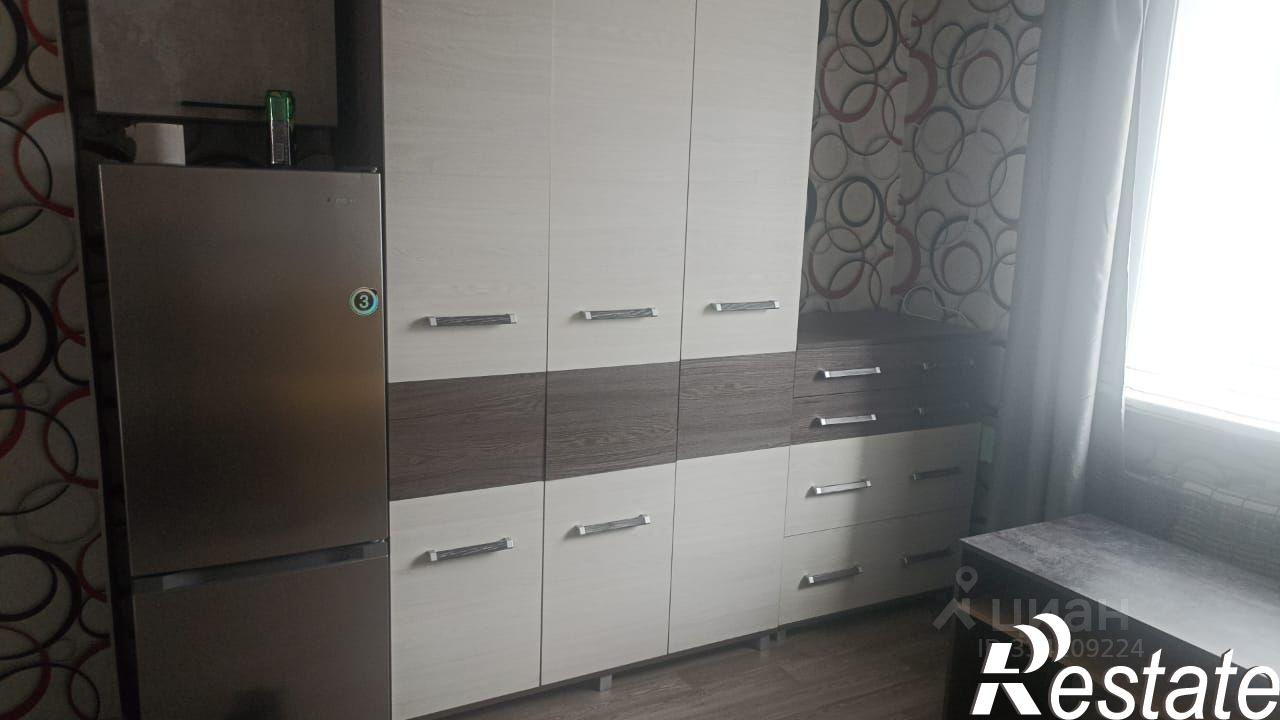 Сдать комнату за 12 000 рублей на 1-й микрорайон, 35